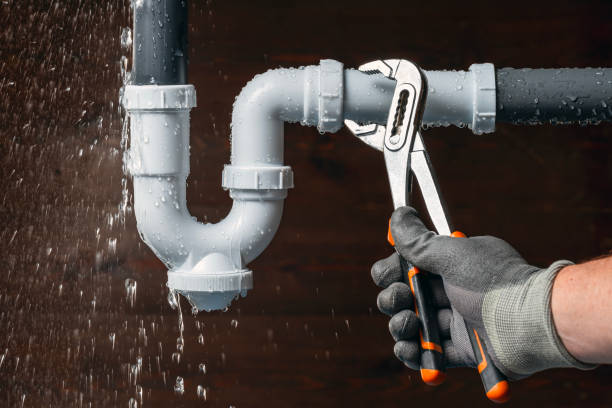 Professional Drain Cleaning technician working in Petroleum, IN